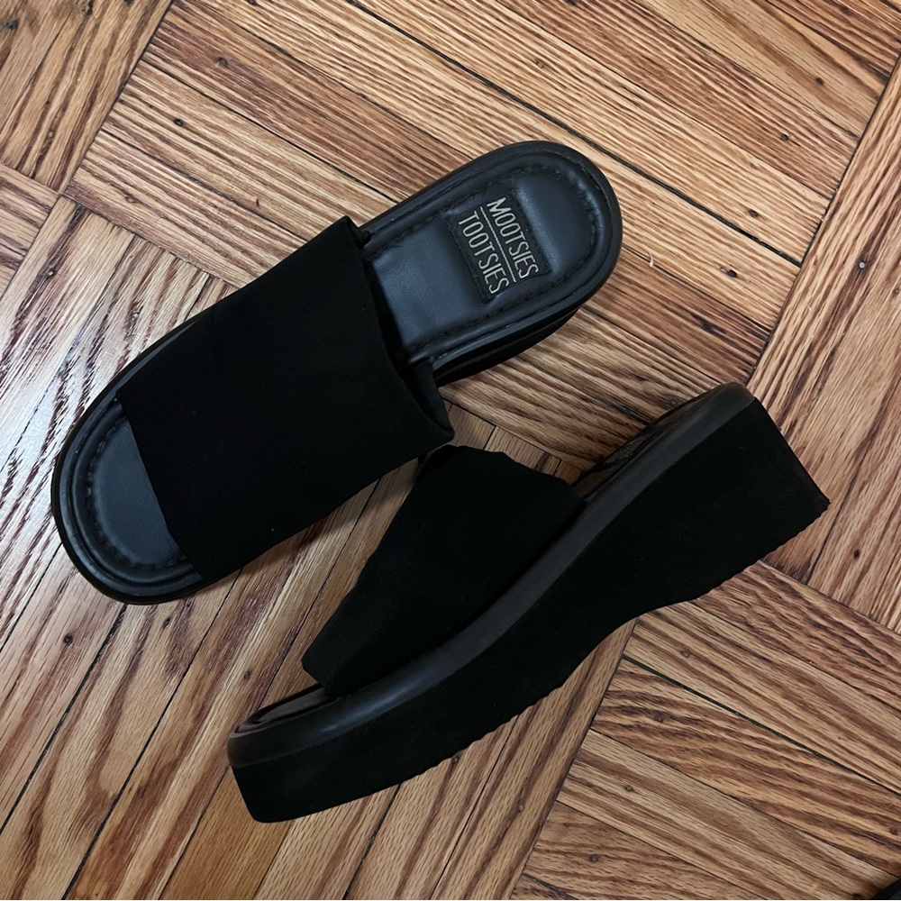 chunky platform slinky sandals